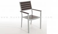 silla de jardín en aluminio y laminas de resina