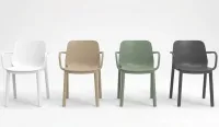 Silla de polipropileno con brazos
